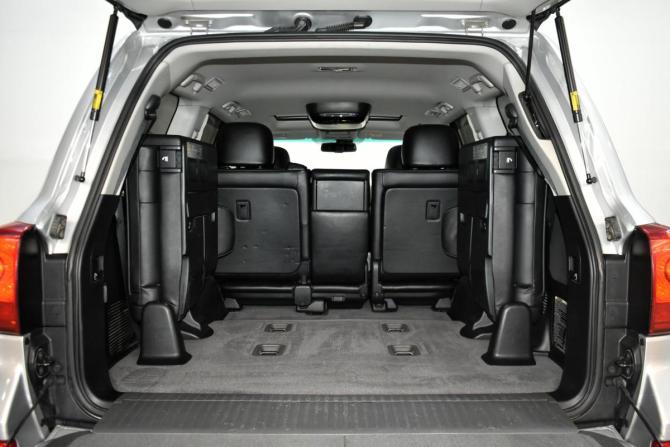 Toyota Land Cruiser 200 Series Рестайлинг 1 с пробегом 2014 года, цена 4 788 000 рублей, 125332 км, внедорожник, Автокод Объявления