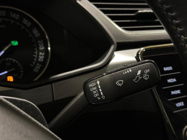 Skoda Superb III Рестайлинг с пробегом 2021 года, цена 2 579 000 рублей, 79152 км, лифтбек, Автокод Объявления