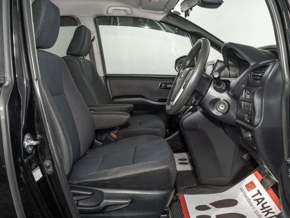 Toyota Noah III (R80) Рестайлинг с пробегом 2018 года, цена 2 189 500 рублей, 140921 км, минивэн, Автокод Объявления