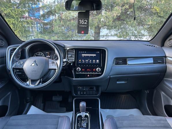 Mitsubishi Outlander III Рестайлинг 3 с пробегом 2021 года, цена 2 499 000 рублей, 128126 км, внедорожник, Автокод Объявления
