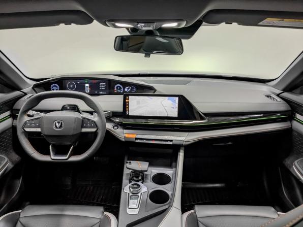 Changan UNI-V I с пробегом 2024 года, цена 2 450 000 рублей, 22807 км, лифтбек, Автокод Объявления