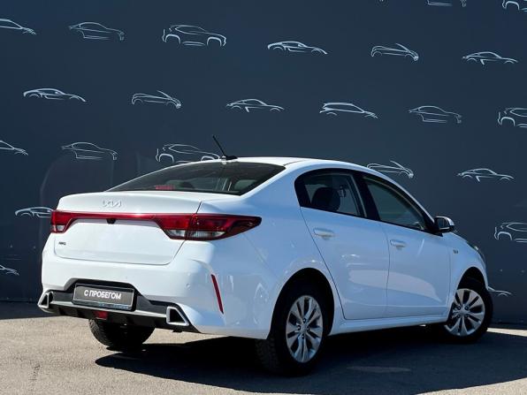 Kia Rio IV Рестайлинг с пробегом 2021 года, цена 1 680 600 рублей, 41825 км, седан, Автокод Объявления