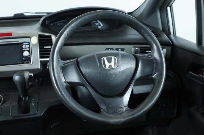 Honda Freed I с пробегом 2010 года, цена 949 000 рублей, 195002 км, компактвэн, Автокод Объявления