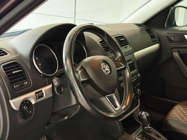 Skoda Yeti I Рестайлинг с пробегом 2014 года, цена 917 000 рублей, 208175 км, внедорожник, Автокод Объявления