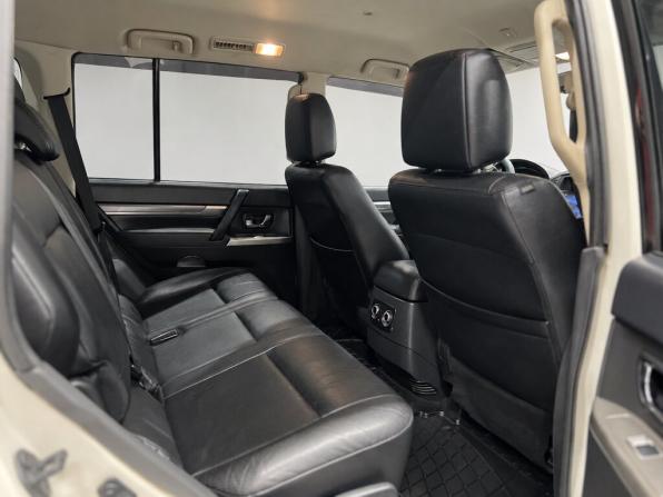 Mitsubishi Pajero IV Рестайлинг 1 с пробегом 2013 года, цена 2 050 000 рублей, 262616 км, внедорожник, Автокод Объявления