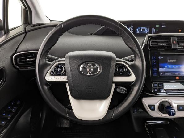 Toyota Prius IV (XW50) с пробегом 2017 года, цена 1 930 000 рублей, 134141 км, лифтбек, Автокод Объявления