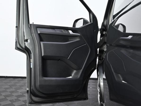 Volkswagen Caravelle T6 с пробегом 2019 года, цена 3 449 000 рублей, 136000 км, минивэн, Автокод Объявления