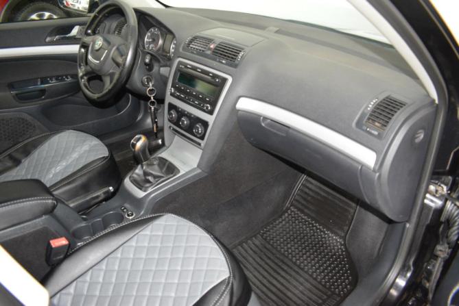Skoda Octavia II (A5) Рестайлинг с пробегом 2012 года, цена 748 000 рублей, 199000 км, лифтбек, Автокод Объявления