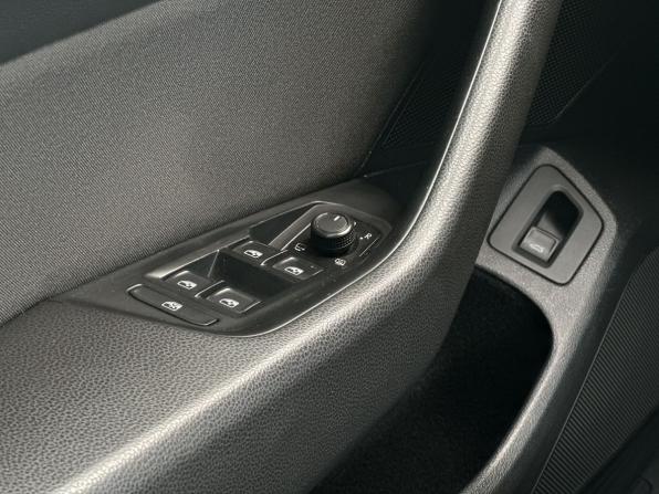 Volkswagen Passat B8 с пробегом 2016 года, цена 1 300 000 рублей, 354436 км, седан, Автокод Объявления