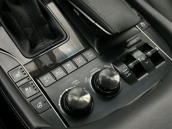 Lexus LX III Рестайлинг 2 с пробегом 2015 года, цена 6 790 000 рублей, 129542 км, внедорожник, Автокод Объявления