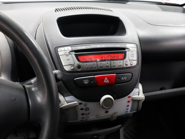 Peugeot 107 I Рестайлинг с пробегом 2010 года, цена 489 000 рублей, 139047 км, хэтчбек, Автокод Объявления