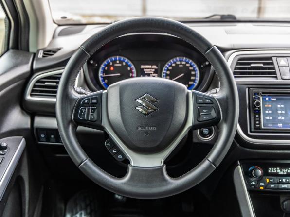 Suzuki SX4 II (S-Cross) с пробегом 2014 года, цена 1 048 000 рублей, 223726 км, хэтчбек, Автокод Объявления