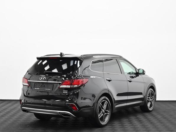 Hyundai Santa Fe III Рестайлинг с пробегом 2018 года, цена 2 349 000 рублей, 116000 км, внедорожник, Автокод Объявления