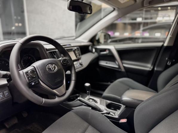 Toyota RAV4 IV (XA40) Рестайлинг с пробегом 2016 года, цена 2 610 000 рублей, 100601 км, внедорожник, Автокод Объявления