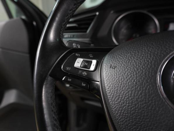Volkswagen Tiguan II с пробегом 2020 года, цена 2 699 000 рублей, 62993 км, внедорожник, Автокод Объявления