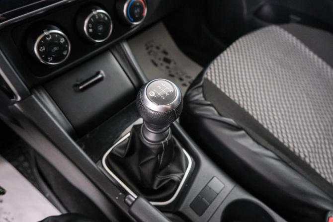 Toyota Corolla XI (E160 E170 E180) Рестайлинг 1 с пробегом 2017 года, цена 1 549 000 рублей, 104000 км, седан, Автокод Объявления