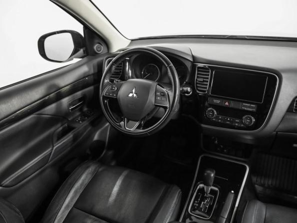Mitsubishi Outlander III Рестайлинг 3 с пробегом 2018 года, цена 1 949 000 рублей, 157693 км, внедорожник, Автокод Объявления