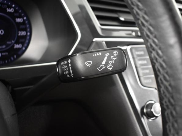 Volkswagen Tiguan II с пробегом 2017 года, цена 1 987 200 рублей, 180585 км, внедорожник, Автокод Объявления