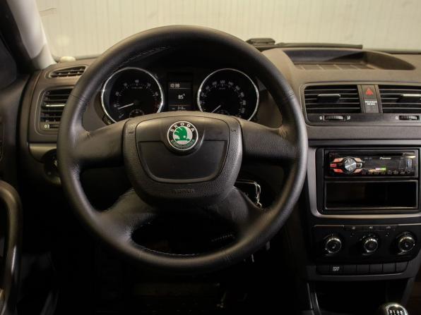 Skoda Yeti I с пробегом 2012 года, цена 745 000 рублей, 185258 км, внедорожник, Автокод Объявления