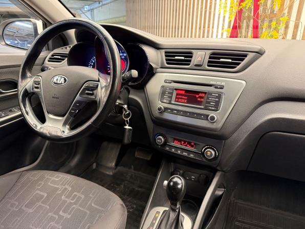 Kia Rio III Рестайлинг с пробегом 2017 года, цена 1 030 000 рублей, 120000 км, седан, Автокод Объявления
