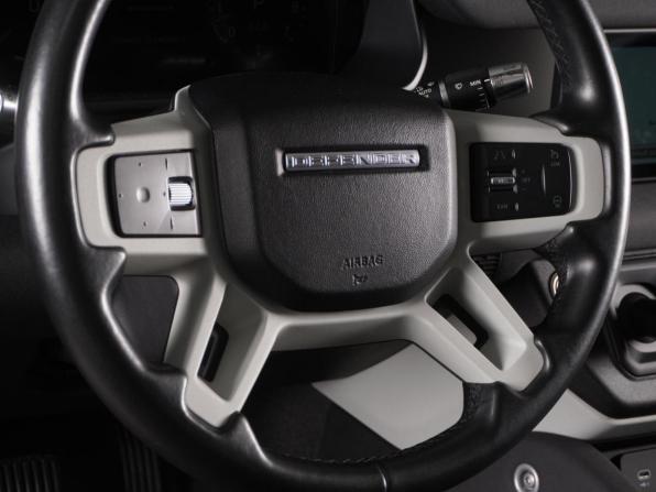 Land Rover Defender II с пробегом 2020 года, цена 8 459 000 рублей, 66105 км, внедорожник, Автокод Объявления
