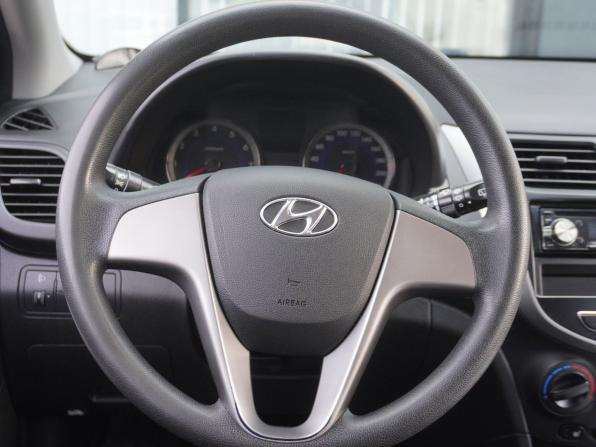 Hyundai Solaris I Рестайлинг с пробегом 2015 года, цена 1 000 000 рублей, 130471 км, хэтчбек, Автокод Объявления