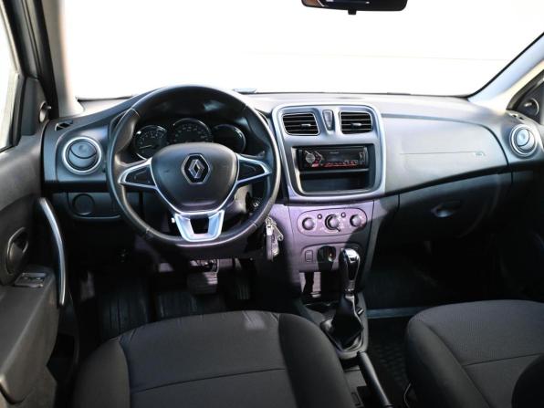 Renault Logan II Рестайлинг с пробегом 2018 года, цена 954 000 рублей, 107728 км, седан, Автокод Объявления