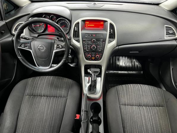 Opel Astra J с пробегом 2012 года, цена 750 000 рублей, 131956 км, хэтчбек, Автокод Объявления