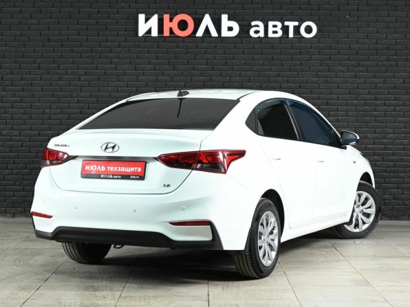 Hyundai Solaris II с пробегом 2017 года, цена 1 180 000 рублей, 140706 км, седан, Автокод Объявления
