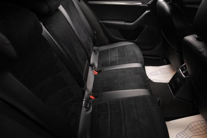 Skoda Octavia III (A7) Рестайлинг с пробегом 2017 года, цена 1 589 000 рублей, 214000 км, лифтбек, Автокод Объявления