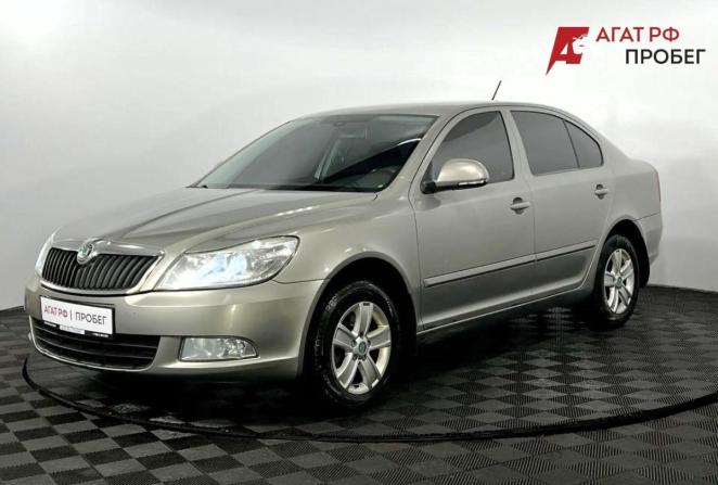 Skoda Octavia II (A5) Рестайлинг с пробегом 2013 года, цена 900 000 рублей, 208500 км, лифтбек, Автокод Объявления