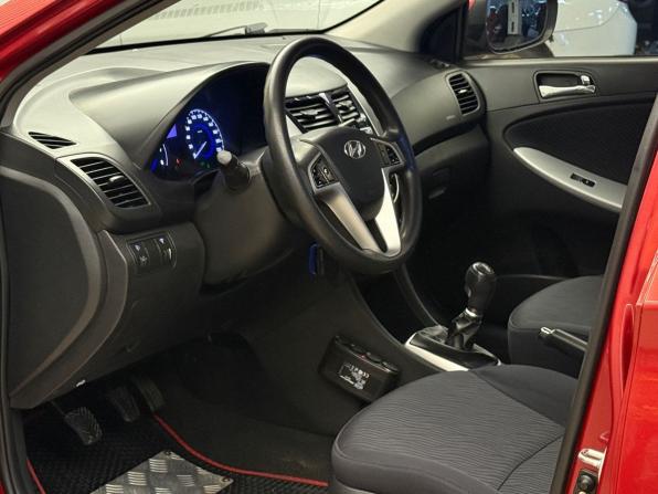 Hyundai Solaris I с пробегом 2013 года, цена 625 000 рублей, 183000 км, седан, Автокод Объявления