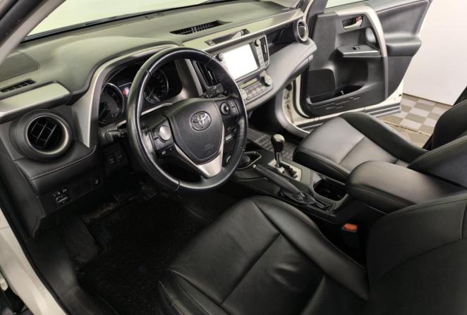 Toyota RAV4 IV (XA40) Рестайлинг с пробегом 2017 года, цена 2 620 000 рублей, 137000 км, внедорожник, Автокод Объявления