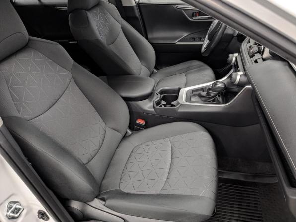 Toyota RAV4 V (XA50) с пробегом 2021 года, цена 3 050 000 рублей, 62472 км, внедорожник, Автокод Объявления