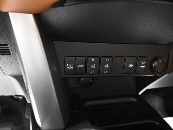 Toyota RAV4 IV (XA40) Рестайлинг с пробегом 2016 года, цена 2 245 000 рублей, 151930 км, внедорожник, Автокод Объявления