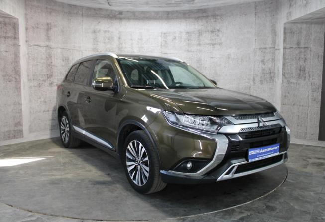 Mitsubishi Outlander III Рестайлинг 3 с пробегом 2019 года, цена 2 254 000 рублей, 92614 км, внедорожник, Автокод Объявления