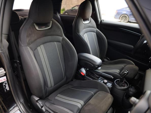 Mini Hatch III (F55/F56) Рестайлинг с пробегом 2020 года, цена 2 949 000 рублей, 85671 км, хэтчбек, Автокод Объявления