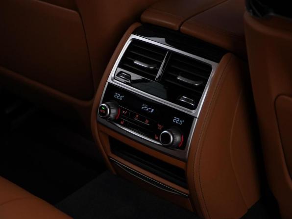 BMW 7 серии VI (G11/G12) Рестайлинг с пробегом 2019 года, цена 5 150 055 рублей, 87383 км, седан, Автокод Объявления