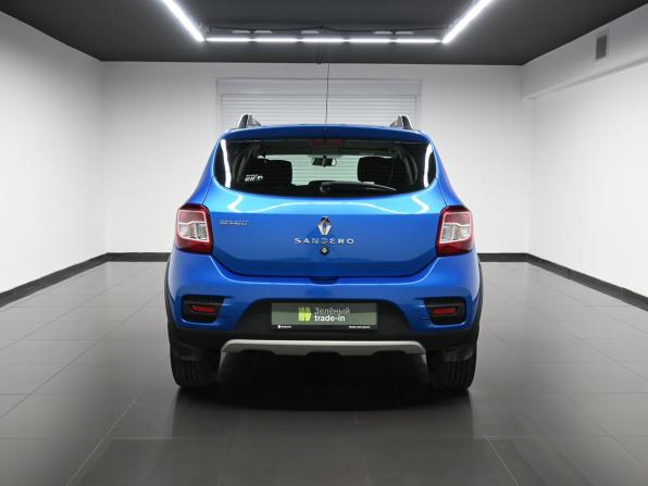 Renault Sandero II с пробегом 2015 года, цена 1 065 000 рублей, 76097 км, хэтчбек, Автокод Объявления
