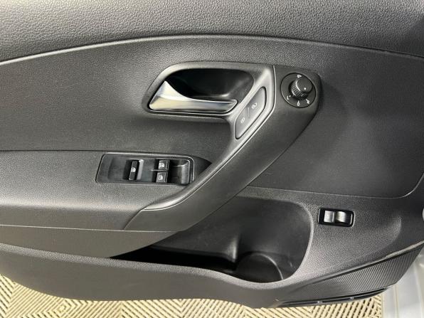 Volkswagen Polo V с пробегом 2014 года, цена 759 000 рублей, 204650 км, седан, Автокод Объявления