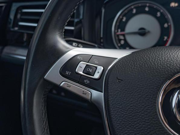 Volkswagen Touareg III с пробегом 2018 года, цена 4 110 000 рублей, 129288 км, внедорожник, Автокод Объявления