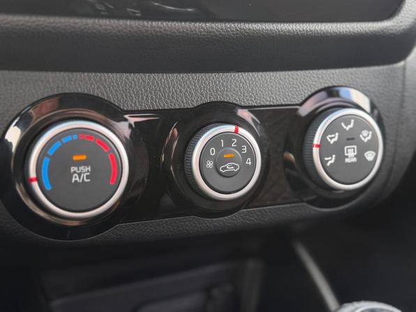 Kia Rio III Рестайлинг с пробегом 2016 года, цена 935 000 рублей, 160000 км, хэтчбек, Автокод Объявления