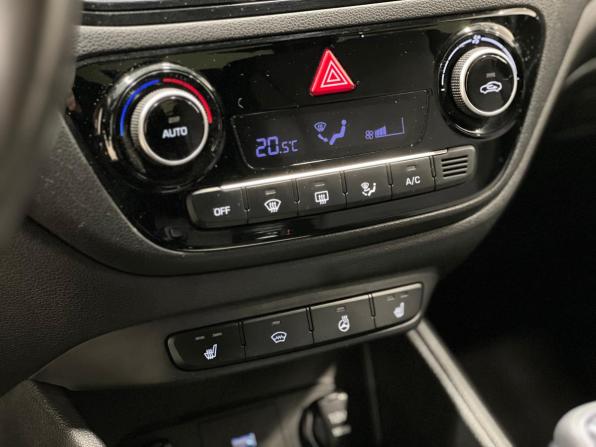 Hyundai Solaris II Рестайлинг с пробегом 2021 года, цена 1 699 000 рублей, 74000 км, седан, Автокод Объявления