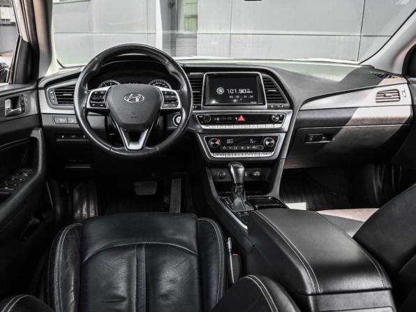 Hyundai Sonata VII (LF) Рестайлинг с пробегом 2018 года, цена 2 374 000 рублей, 119174 км, седан, Автокод Объявления