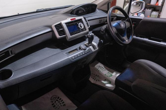 Honda Freed I Рестайлинг с пробегом 2013 года, цена 1 229 000 рублей, 116980 км, компактвэн, Автокод Объявления