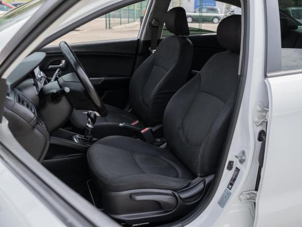 Kia Rio III Рестайлинг с пробегом 2016 года, цена 999 000 рублей, 158538 км, седан, Автокод Объявления