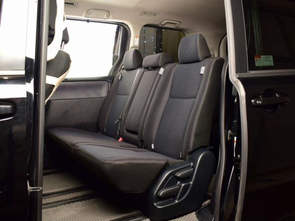 Toyota Voxy III (R80) с пробегом 2017 года, цена 1 974 995 рублей, 192356 км, минивэн, Автокод Объявления