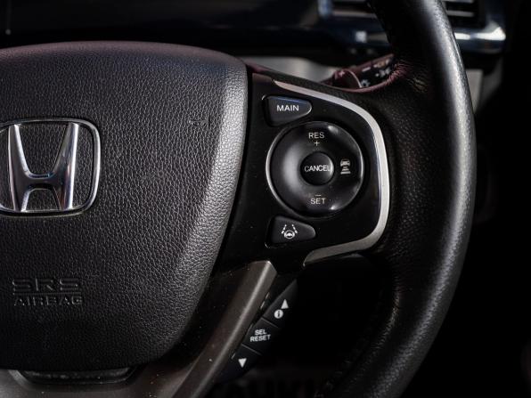 Honda Stepwgn V Рестайлинг с пробегом 2019 года, цена 2 010 000 рублей, 121400 км, минивэн, Автокод Объявления