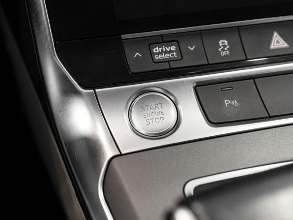 Audi A6 V (C8) с пробегом 2019 года, цена 3 690 000 рублей, 158010 км, универсал, Автокод Объявления