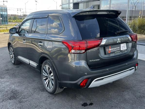 Mitsubishi Outlander III Рестайлинг 3 с пробегом 2020 года, цена 2 695 000 рублей, 93148 км, внедорожник, Автокод Объявления